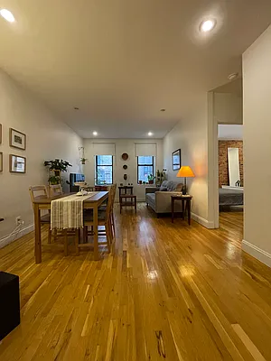 Rented by PMG Real Estate  | media 17