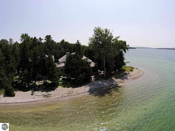 3rd image of 3733 N Lake Leelanau Dr
