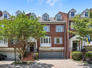 3685 Peachtree Rd NE APT 10, Atlanta, GA 30319