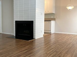 1536 Brockton Ave #8, Los Angeles, CA 90025