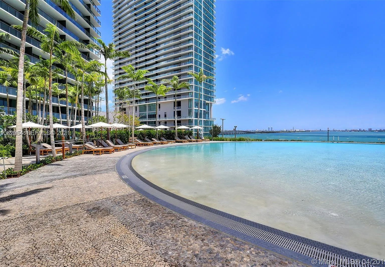 2 bed, 1151 sqft, $6,200 — Photo 3