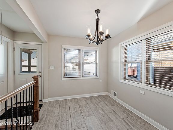 4th image of 7540 N Oketo Ave