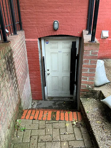 804 Hollins St #BASEMENT Photo 1