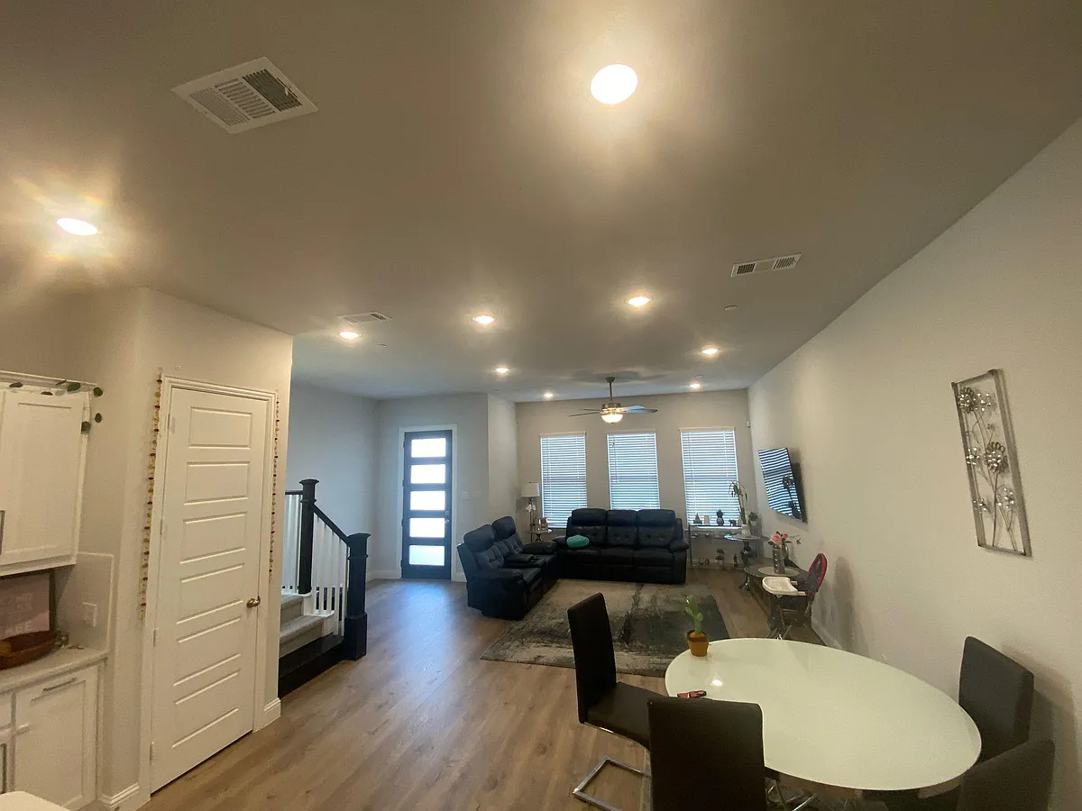 Building Photo - 4716 Corriente Vista Ln