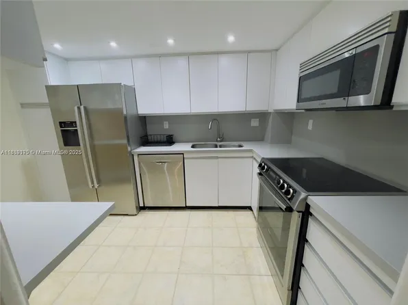 2000 Towerside Ter APT 309, Miami, FL 33138