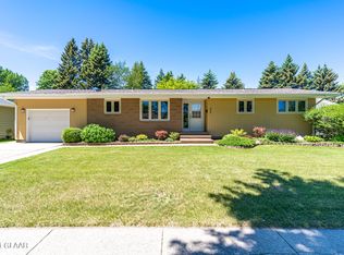 809 Boyd Dr, Grand Forks, ND 58203