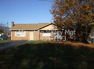 471 Massanutten Ave, Shenandoah, VA 22849