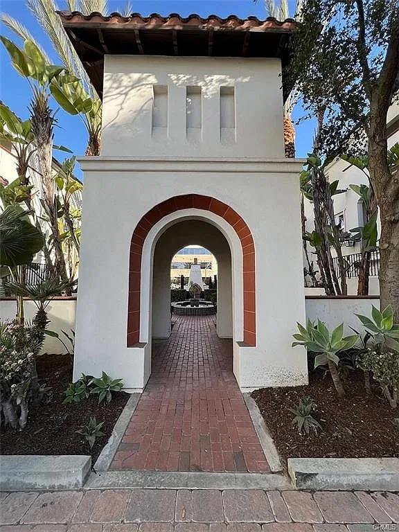 2 bed, 2.5 bath, 1220 sqft, $3,775 — Photo 4