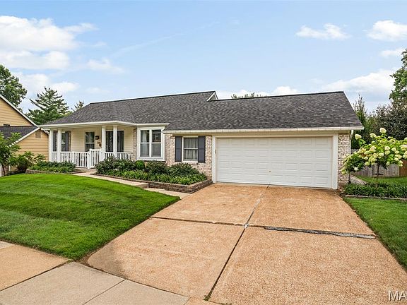3rd image of 705 Stone Canyon Dr