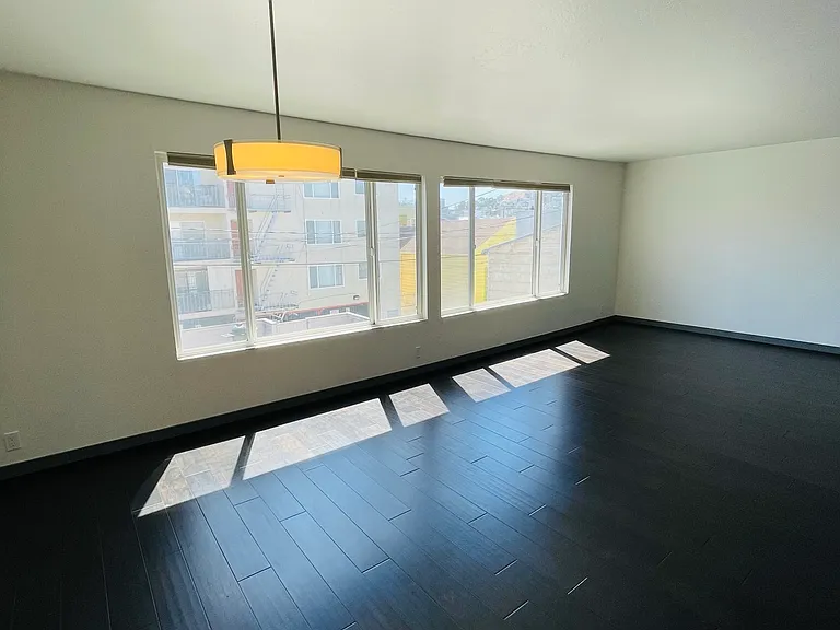 1451 Valencia St #4 — Photo 5