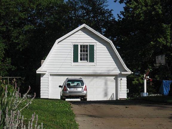 Garage with extra Room