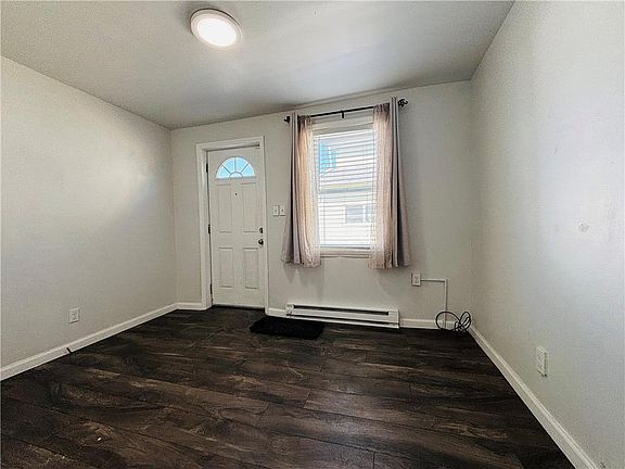 4th image of 204 Limestone St