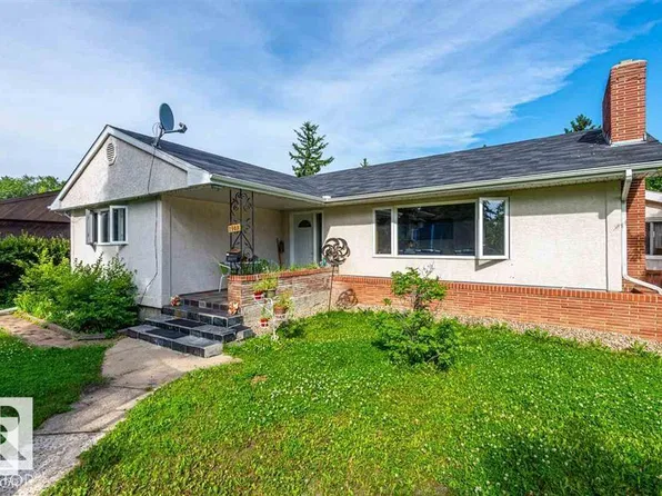 7903/7905 119th St NW, Edmonton, AB T6G 1W6