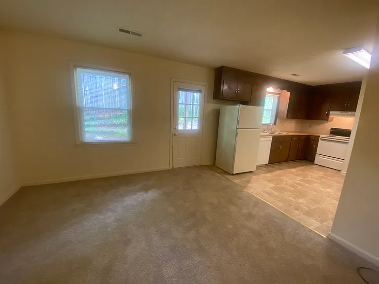 Beechwood Apartments — Photo 29