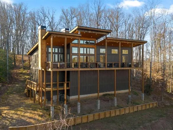 384 Weaver Creek Overlook, Blue Ridge, GA 30513