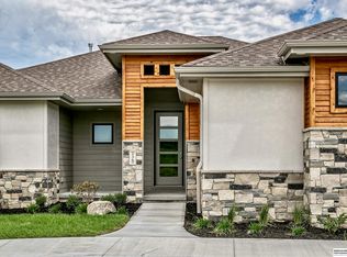 9863 S 98th Cir, Papillion, NE 68046