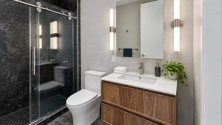 Bathroom, photo 1