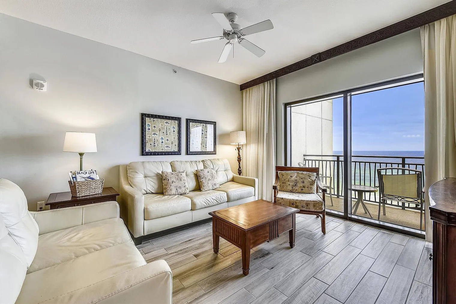 2 bed, 2.0 bath, 1270 sqft, $4,173 — Photo 2