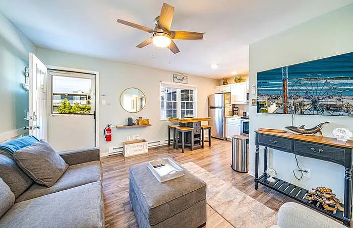 1027 Ocean Ave — Photo 4