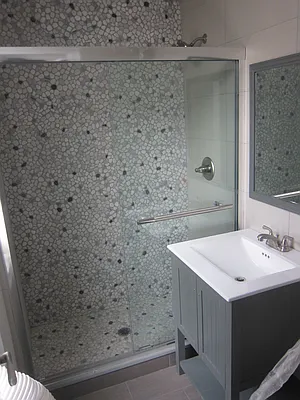 Rented by Realty 2000 Corp | media 49