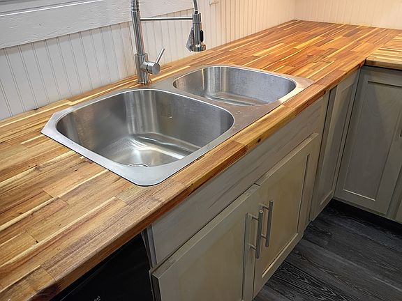 New deep sinks and pull down faucet