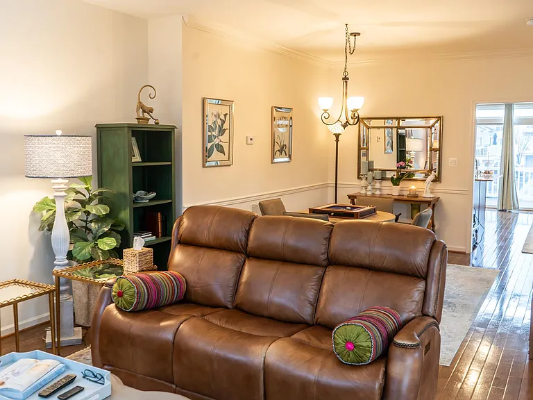 25095 Croxley Green Sq — Photo 75