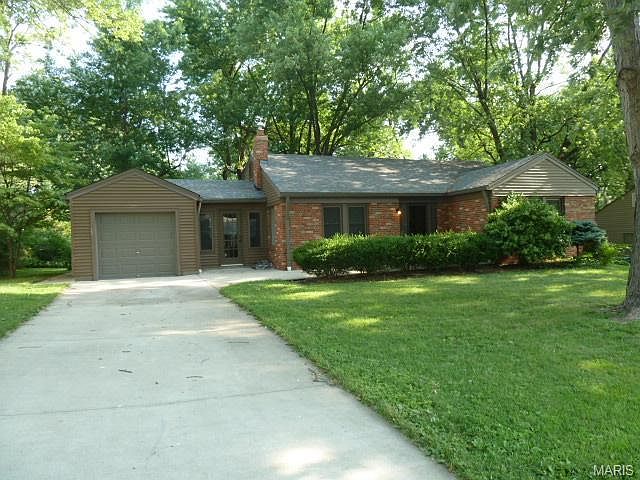 1st image of 7 Claire Dr