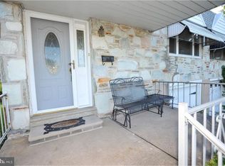9767 Chapelcroft St, Philadelphia, PA 19115