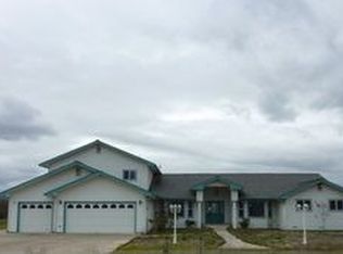 6651 McLaughlin Dr, Central Point, OR 97502