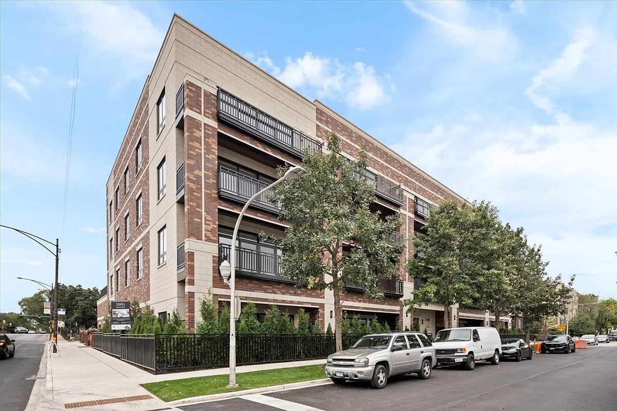 3951 N. Wayne — Photo 1