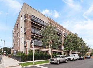 3951 N. Wayne, Chicago, IL 60613
