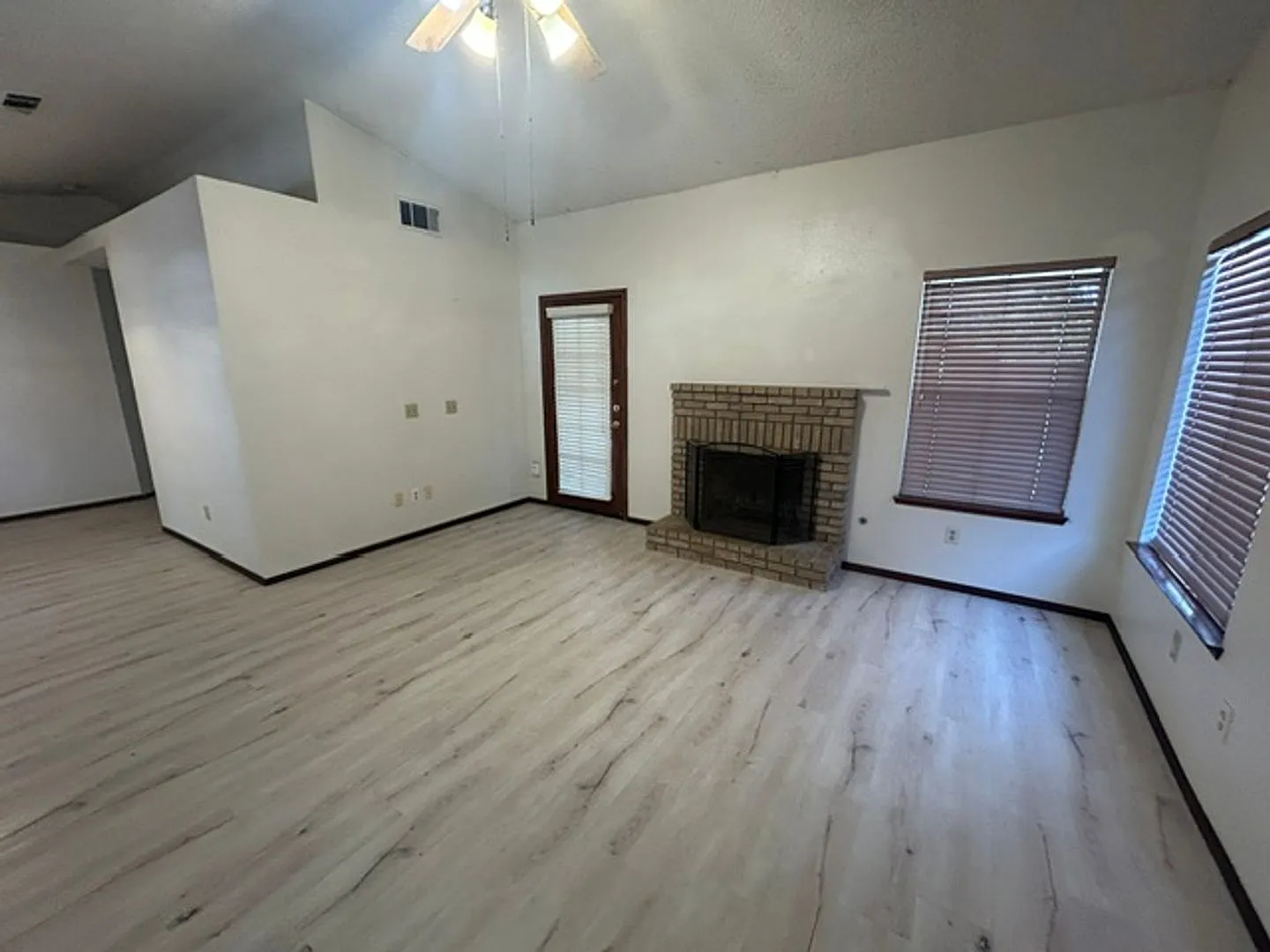 Desireable SW area — Photo 3