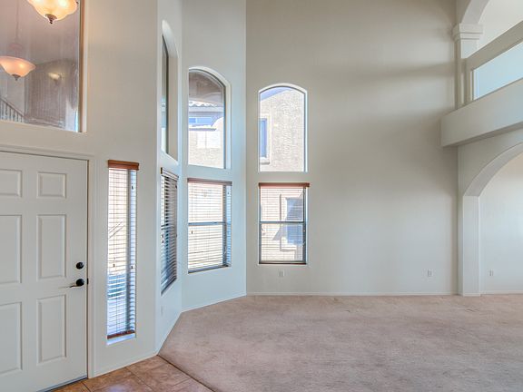 3rd image of 713 W Pizzicato Ln