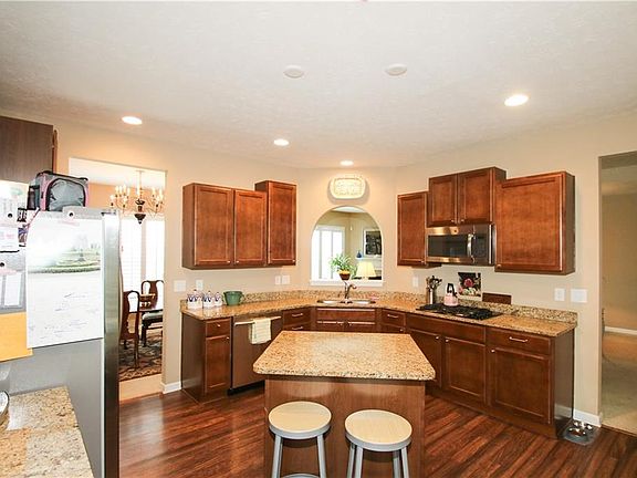 4th image of 11864 Avedon Way