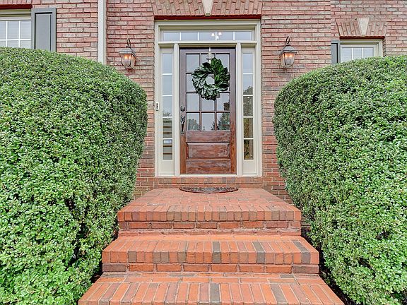 3rd image of 1074 Bent Hickory Ct