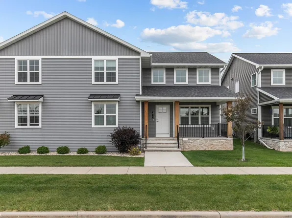 211 Red Cedar Pkwy, Kimberly, WI 54136