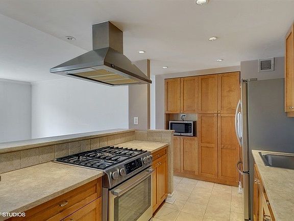 5th image of 359 W 11th St #5AB