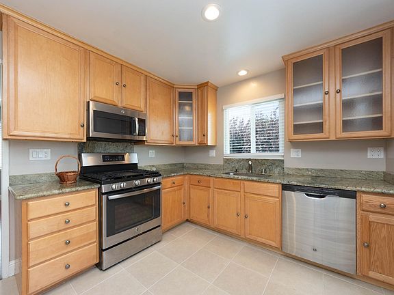 4th image of 730 N 14th St