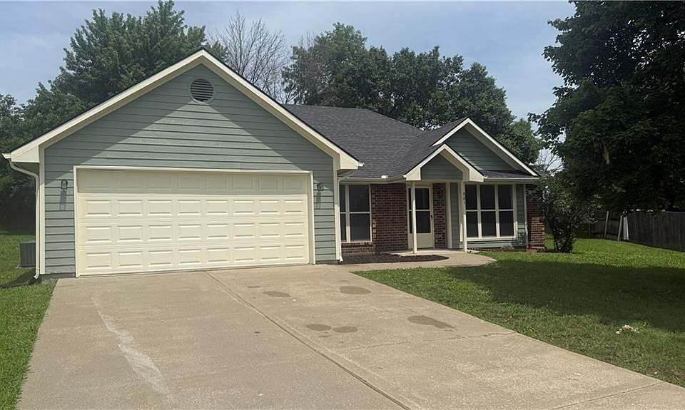 1st image of 901 Coventry Ct