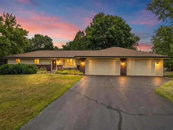 6851 Strong Box Cir, Roscoe, IL 61073