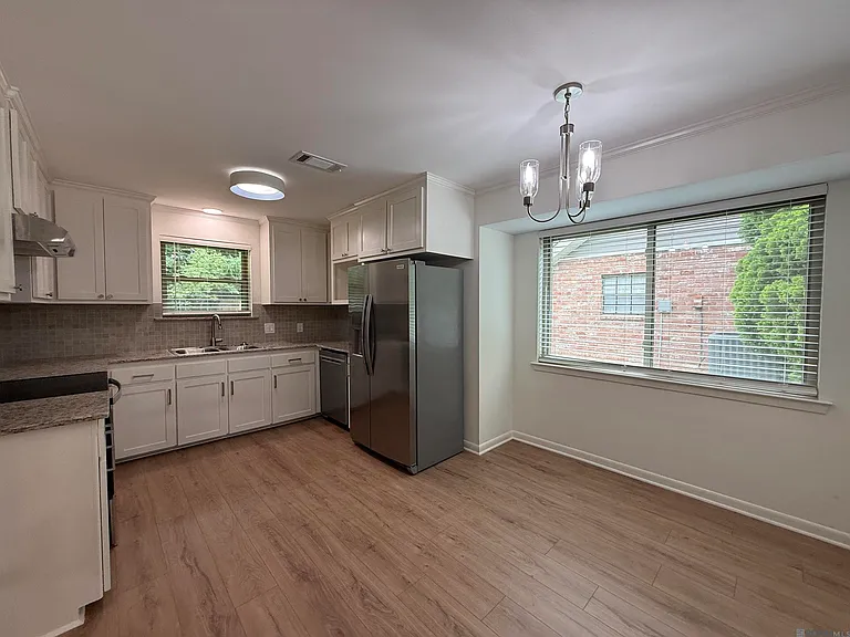 8763 Sharlane Dr — Photo 3