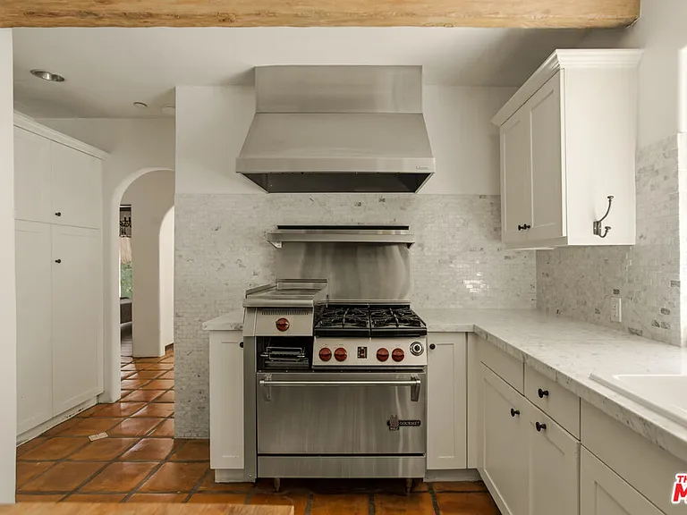 1407 N Beverly Dr — Photo 24