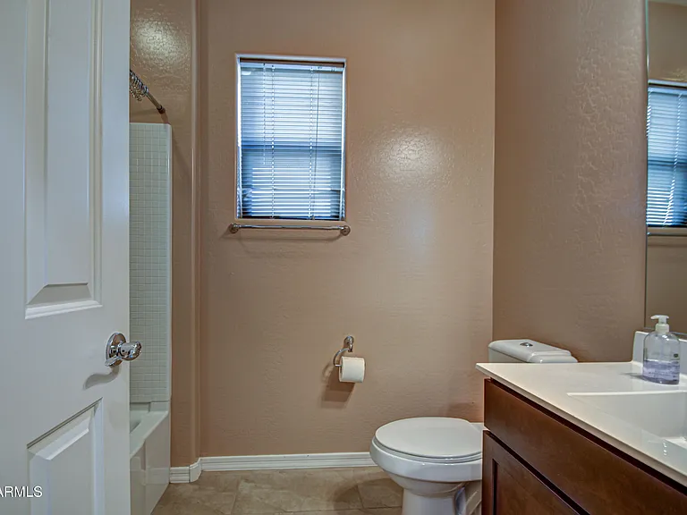 3114 E Franklin Ave — Photo 33