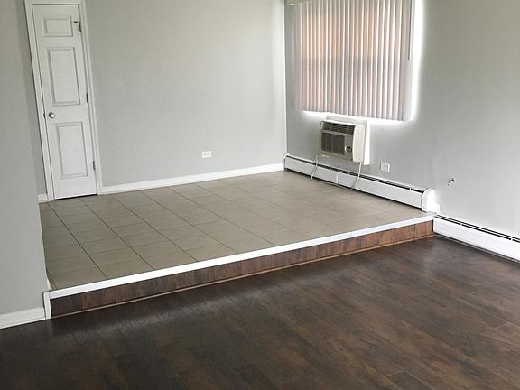 4th image of 4644 Custer Ave APT 1N