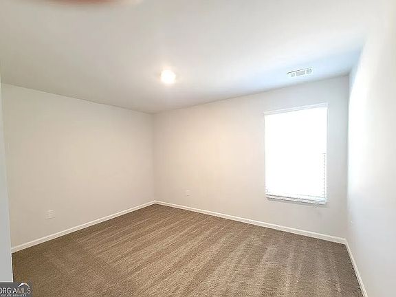 4th image of 617 W Vincent Dr
