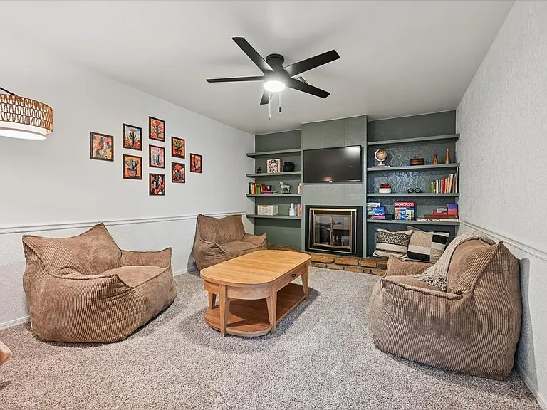 8102 S Sandusky Ave — Photo 22