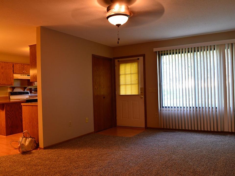 Front entrance/Livingroom