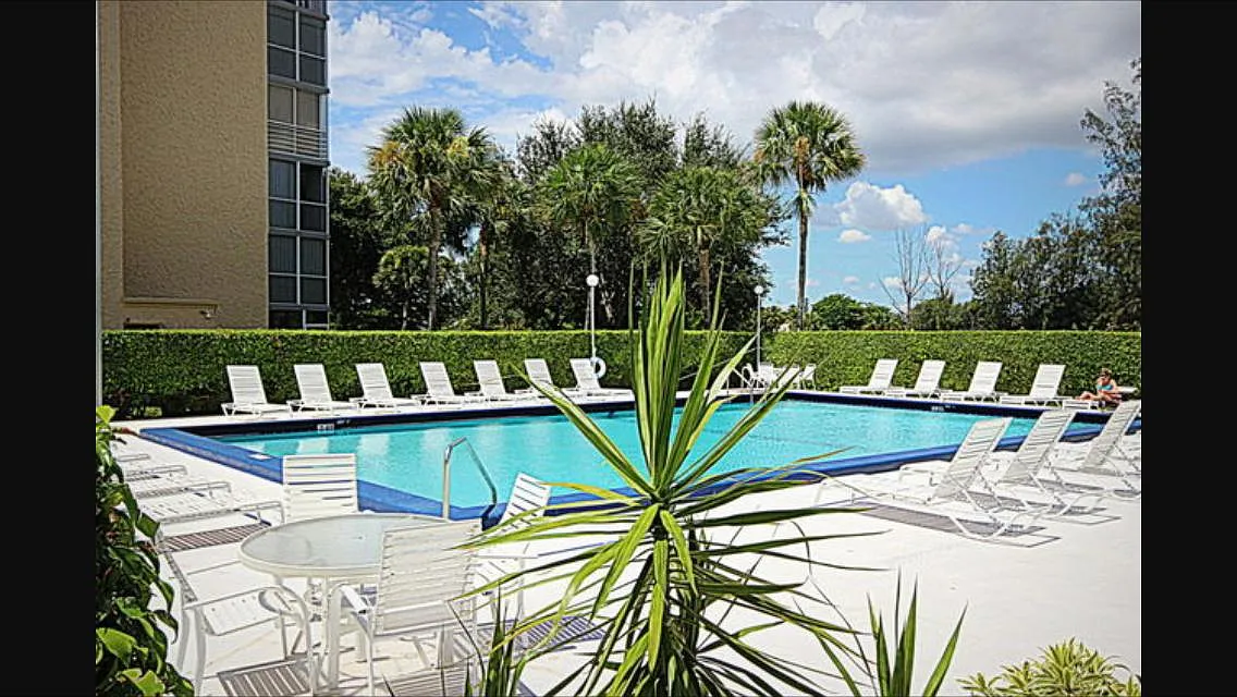 2 bed, 1050 sqft, $1,975 — Photo 3