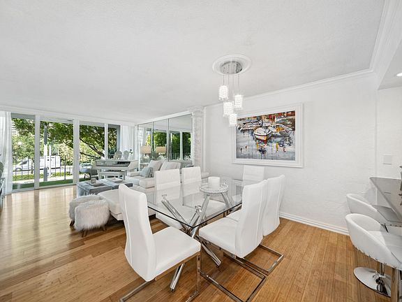 5th image of 800 SE 4th Street SE #104