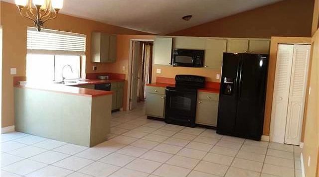 2nd image of 840 NE 205th St
